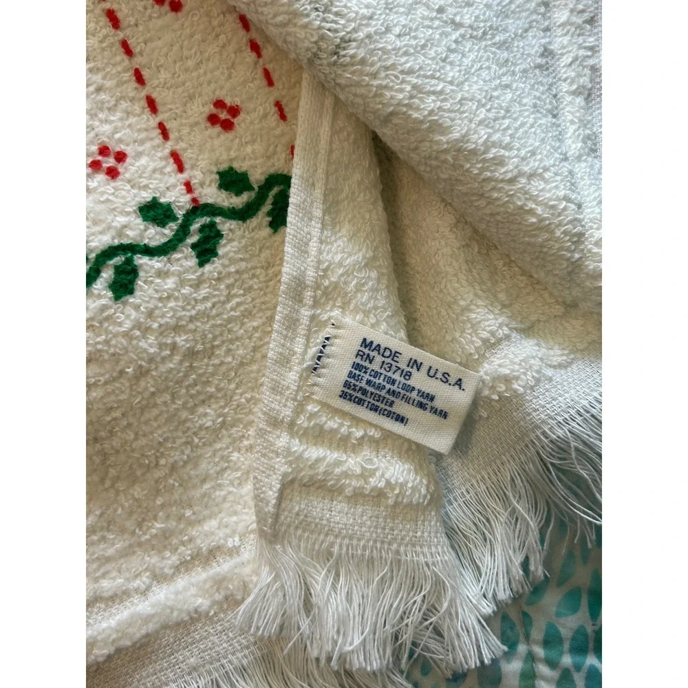 VTG Christmas Kitchen‎ Towel Made in USA Holiday At Home NOS Cottagecore